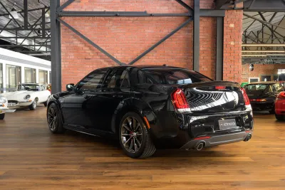 300 SRT